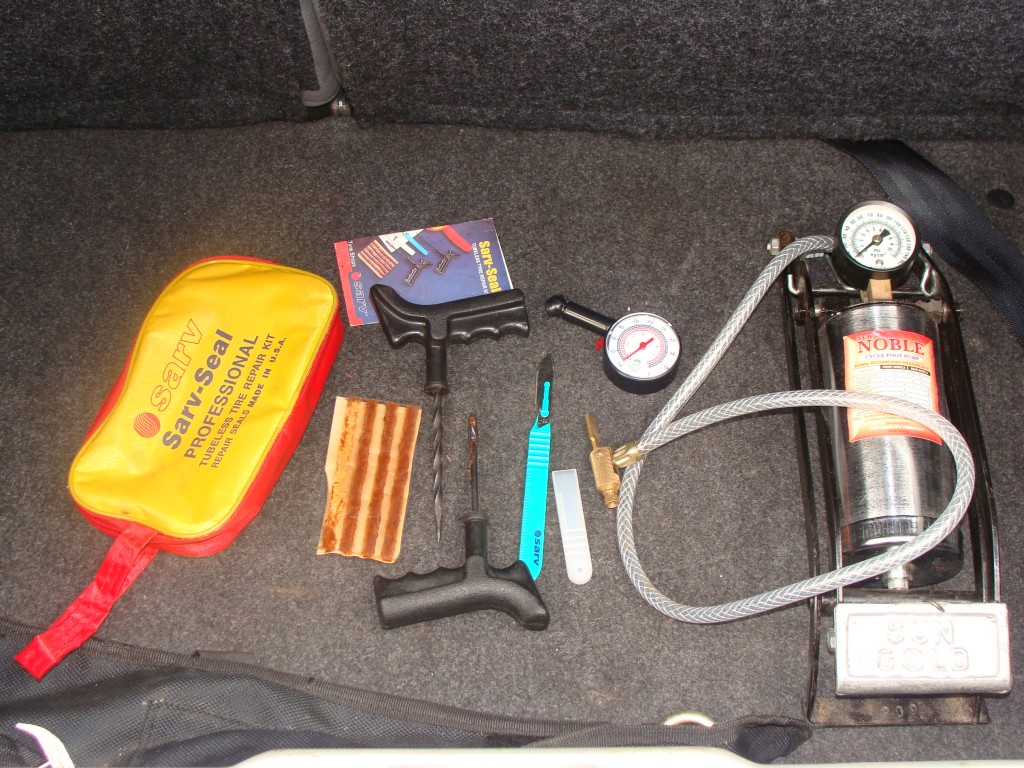 Tubeless Tyre Puncture repair kit, Do it yourself